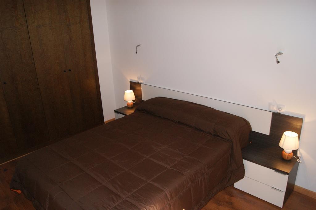 Apartaments Els Esquiadors Llorts Exteriör bild