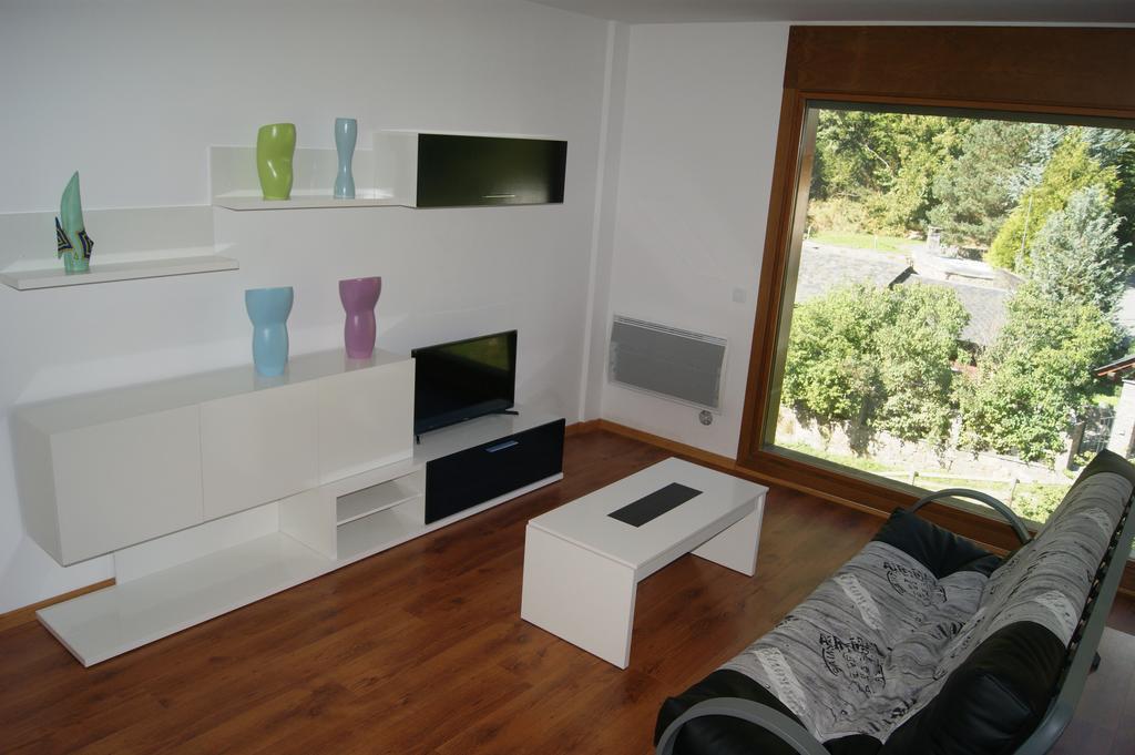Apartaments Els Esquiadors Llorts Exteriör bild