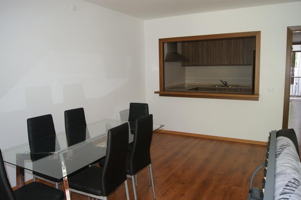 Apartaments Els Esquiadors Llorts Exteriör bild